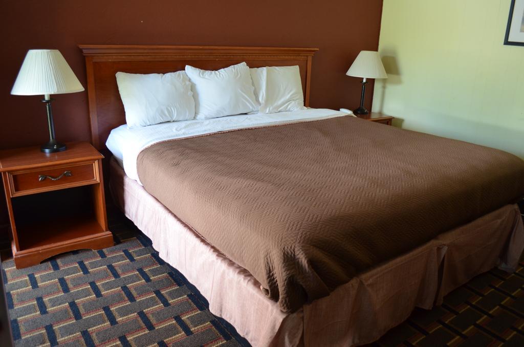 Greystone Motel Hillsboro Bagian luar foto